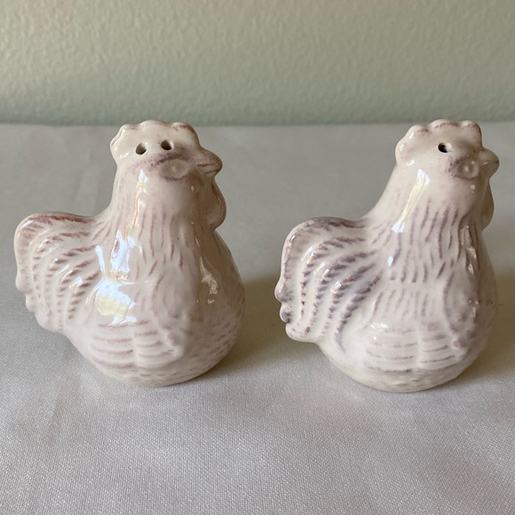 Rooster Chicken Salt & Pepper Shakers - Picture 4 of 8